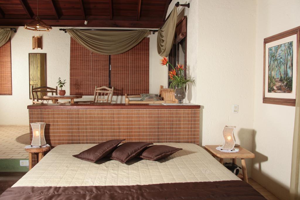 Bangalore Suites Garopaba Pokoj fotografie